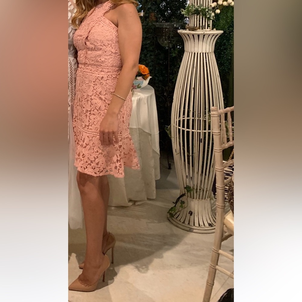 ADELYN RAE - WOMEN’S PINK LACE CROSS NECK DRESS - SIZE XS